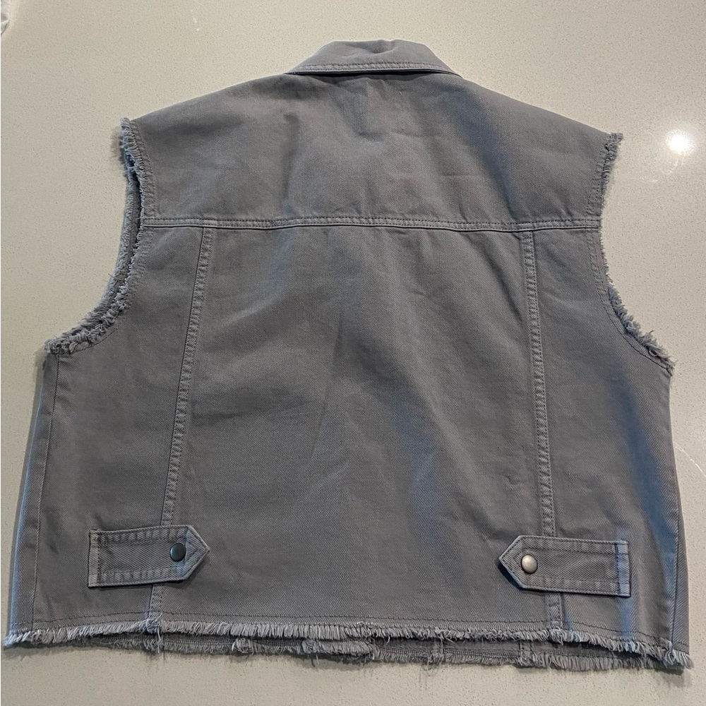 Zara women’s gray denim pocket vest - Picture 3 of 4